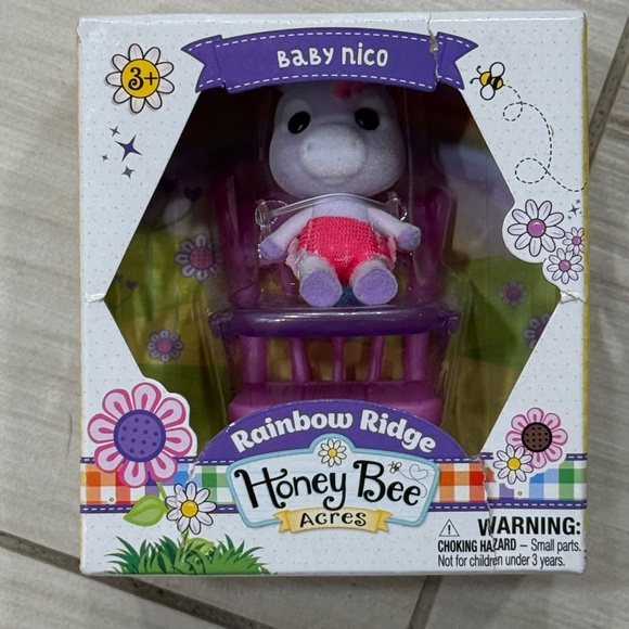 Honey Bee Acres Set of 5 Dollhouse Figurines Nico Haley Benji Ollie Lila New - Picture 2 of 12